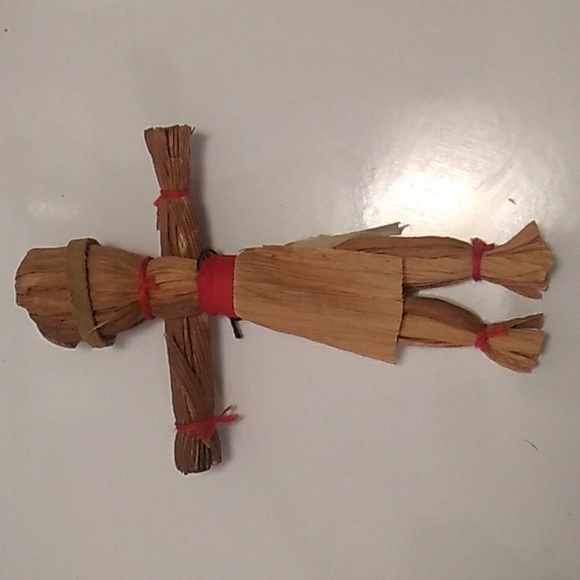 Vintage Handmade Native American Wooden Woven Straw Decorations - Picture 4 of 4